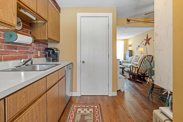 67 Bourn Brk Apt 53, Manchester, VT 05255