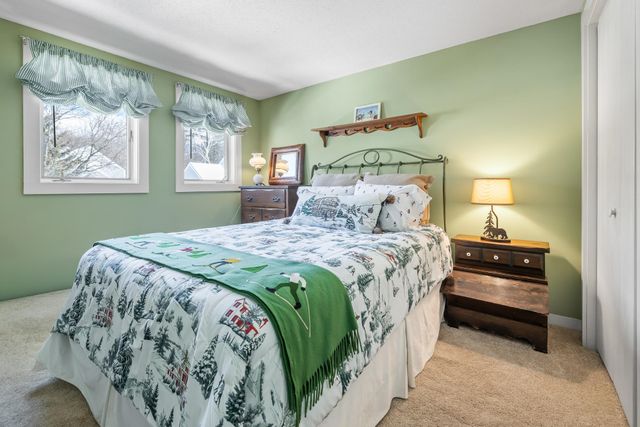 67 Bourn Brk Apt 53, Manchester, VT 05255