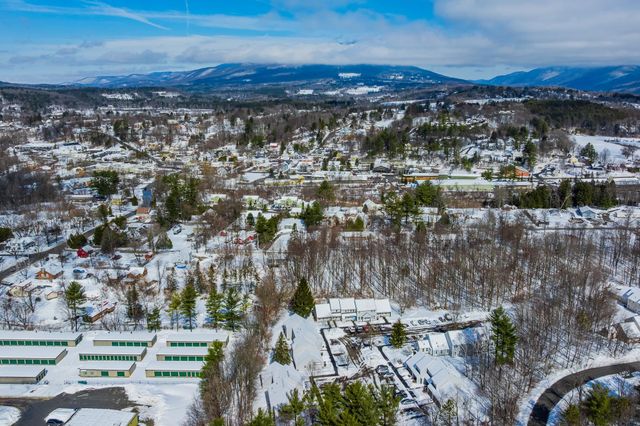 67 Bourn Brk Apt 53, Manchester, VT 05255