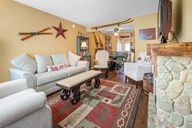 67 Bourn Brk Apt 53, Manchester, VT 05255