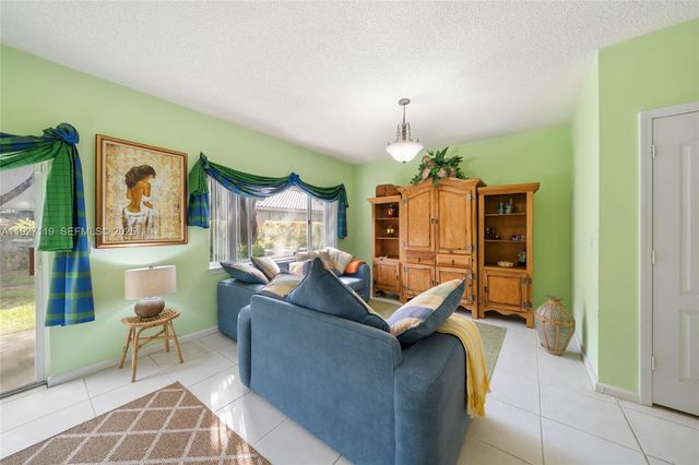 13214 NW 7th Dr, Plantation, FL 33325