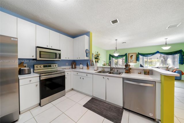 13214 NW 7th Dr, Plantation, FL 33325