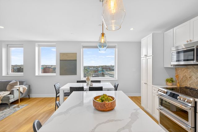 52 Fisher Ave 302, Boston, MA 02120