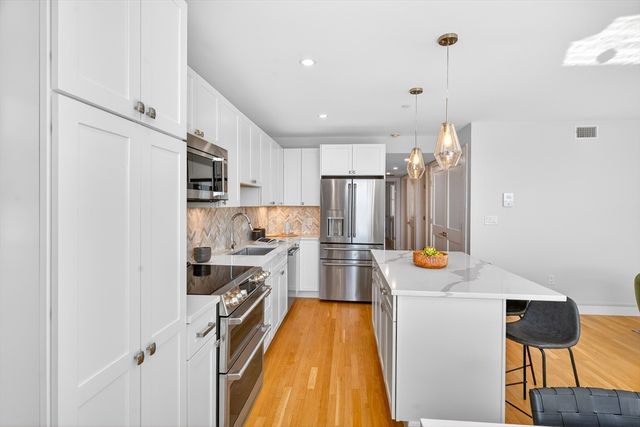 52 Fisher Ave 302, Boston, MA 02120