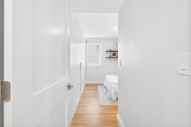 52 Fisher Ave 302, Boston, MA 02120