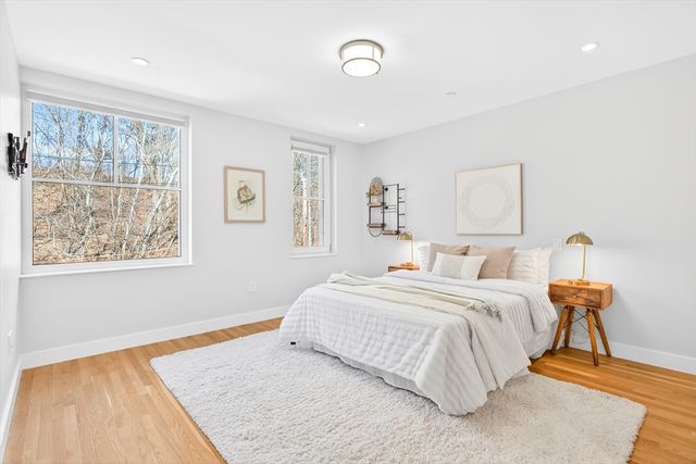 52 Fisher Ave 302, Boston, MA 02120