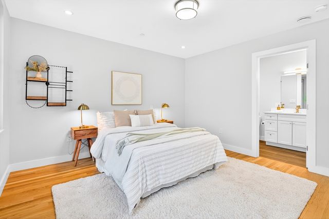 52 Fisher Ave 302, Boston, MA 02120