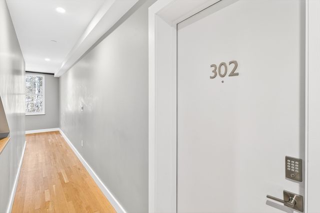 52 Fisher Ave 302, Boston, MA 02120