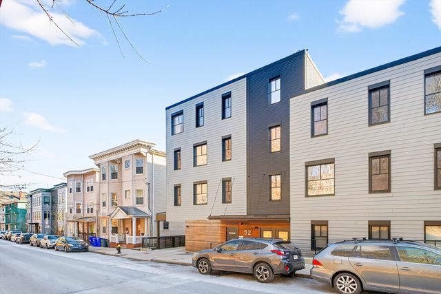 52 Fisher Ave 302, Boston, MA 02120