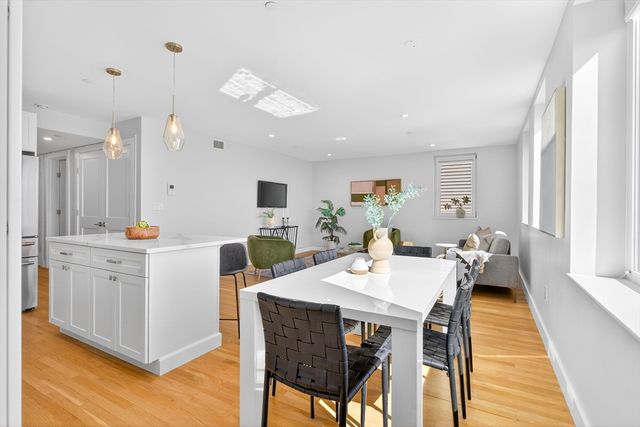 52 Fisher Ave 302, Boston, MA 02120