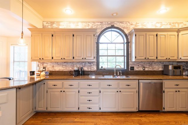 7909 Coleridge Drive, North Little Rock, AR 72116