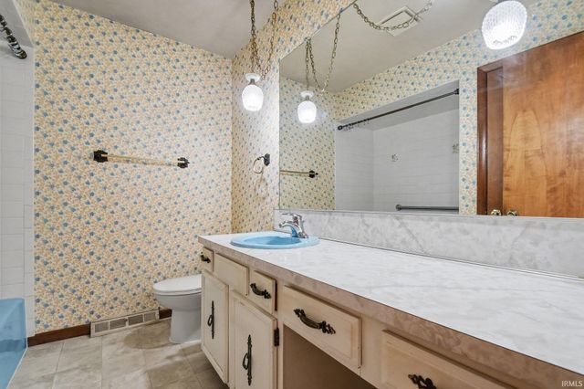 17971 Darden Road, South Bend, IN 46635