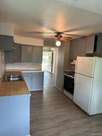 18863 Olympia, Redford, MI 48240