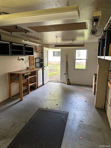 18863 Olympia, Redford, MI 48240