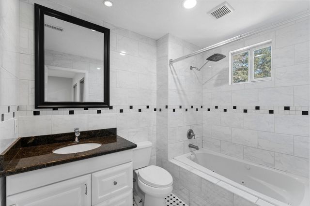 2 Ground Brier Court, The Woodlands, TX 77381