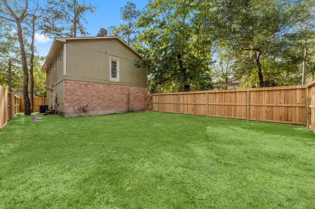 2 Ground Brier Court, The Woodlands, TX 77381