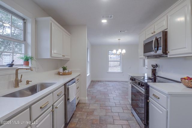 8104 Meadowdale Drive, Gautier, MS 39553