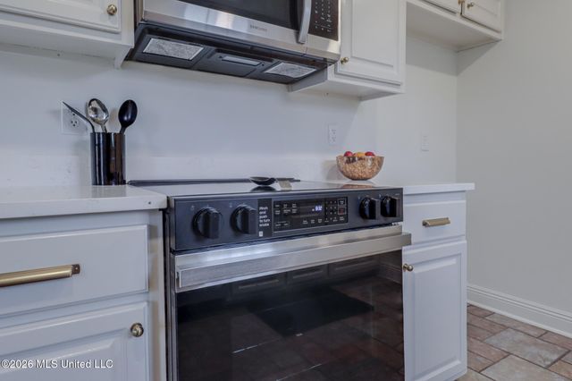 8104 Meadowdale Drive, Gautier, MS 39553