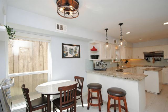 2006 Potomac Drive B, Houston, TX 77057