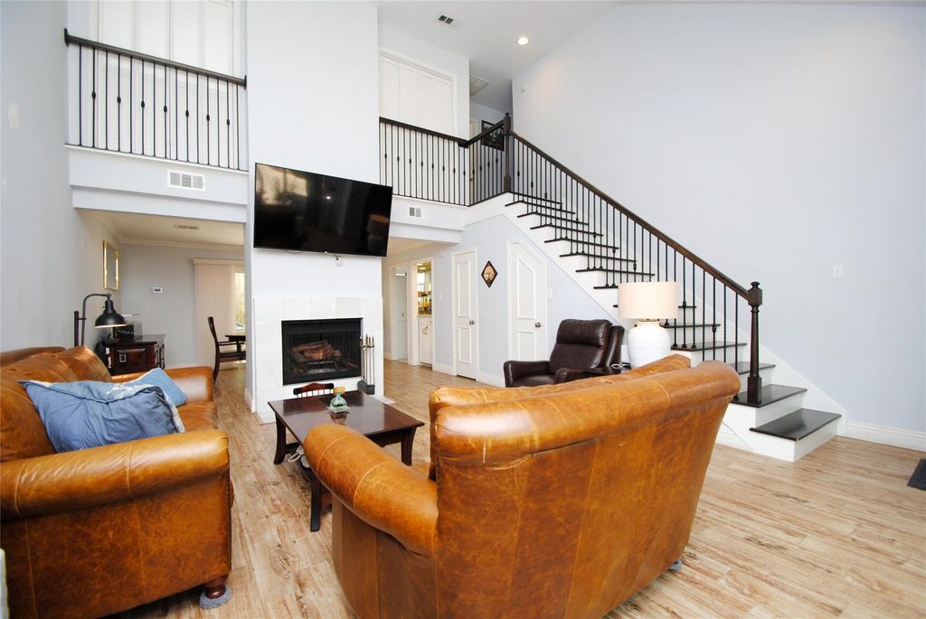 2006 Potomac Drive B, Houston, TX 77057