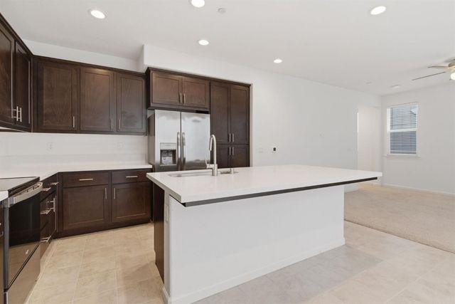 17373 Atwater Dr, Lathrop, CA 95330