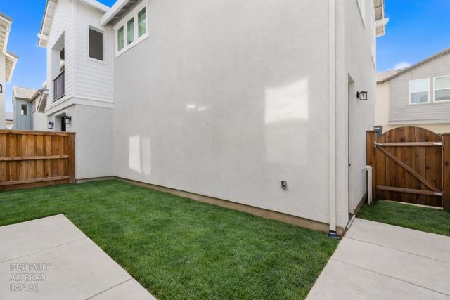 17373 Atwater Dr, Lathrop, CA 95330