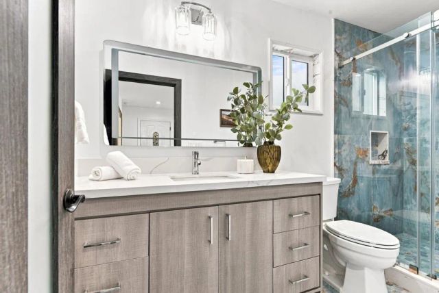 949 S Highland Avenue, Los Angeles, CA 90036