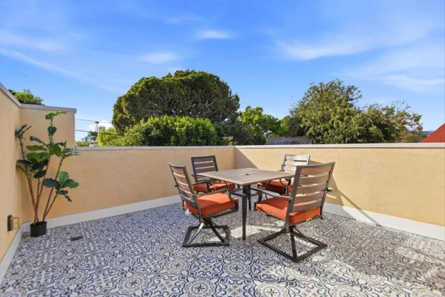 949 S Highland Avenue, Los Angeles, CA 90036