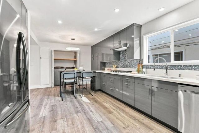 949 S Highland Avenue, Los Angeles, CA 90036
