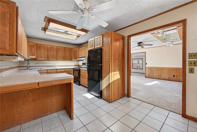 73 W Ozark Trail, Fayetteville, AR 72701