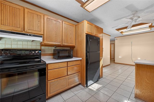 73 W Ozark Trail, Fayetteville, AR 72701