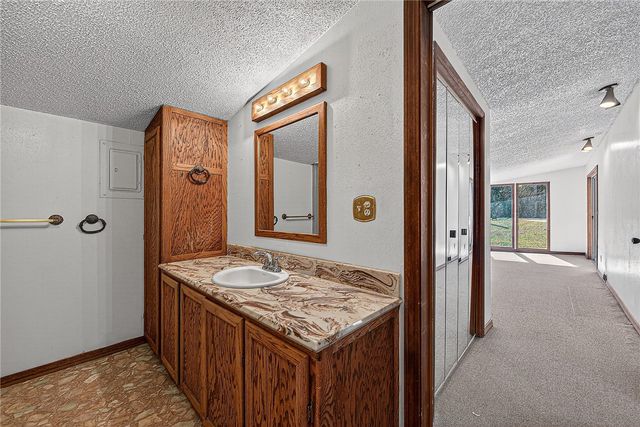 73 W Ozark Trail, Fayetteville, AR 72701