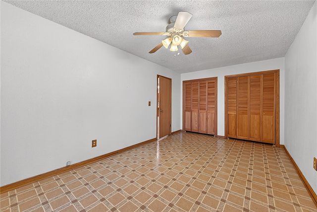 73 W Ozark Trail, Fayetteville, AR 72701