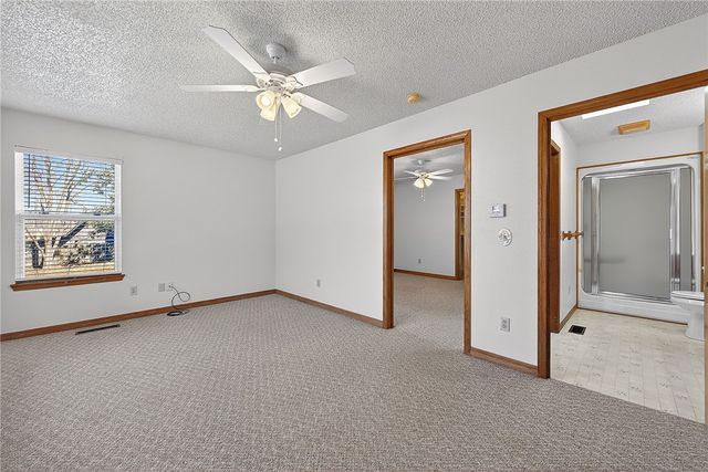 73 W Ozark Trail, Fayetteville, AR 72701