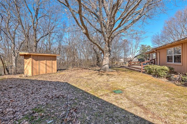 73 W Ozark Trail, Fayetteville, AR 72701