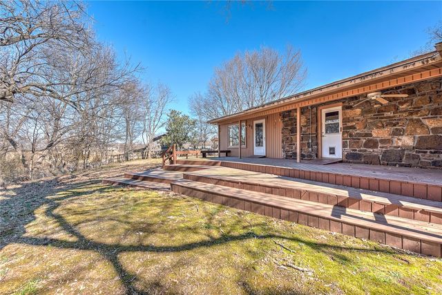 73 W Ozark Trail, Fayetteville, AR 72701