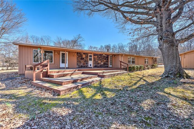 73 W Ozark Trail, Fayetteville, AR 72701