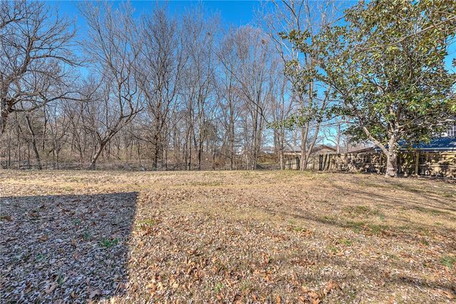 73 W Ozark Trail, Fayetteville, AR 72701