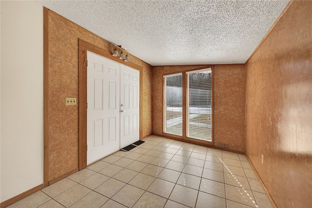 73 W Ozark Trail, Fayetteville, AR 72701