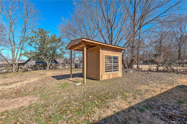 73 W Ozark Trail, Fayetteville, AR 72701