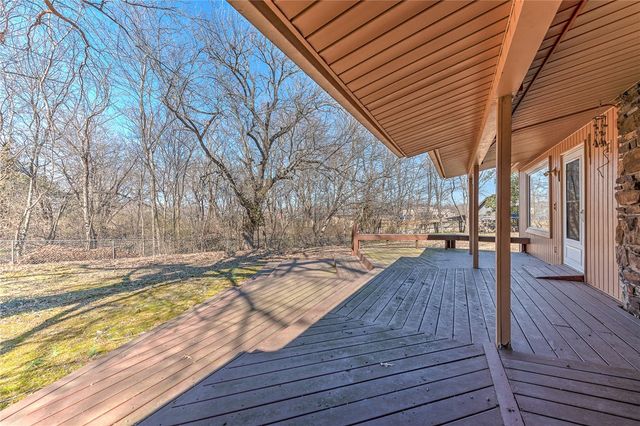 73 W Ozark Trail, Fayetteville, AR 72701