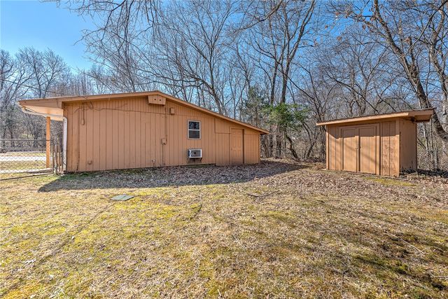 73 W Ozark Trail, Fayetteville, AR 72701
