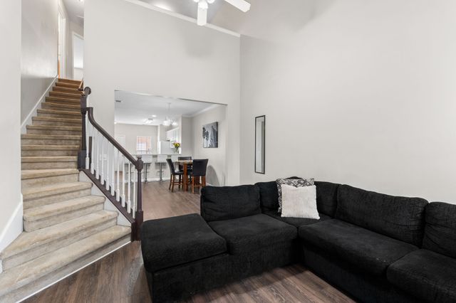 207 Northcrest Commons Cir, Nashville, TN 37211