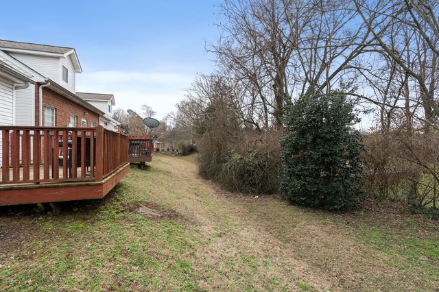 207 Northcrest Commons Cir, Nashville, TN 37211