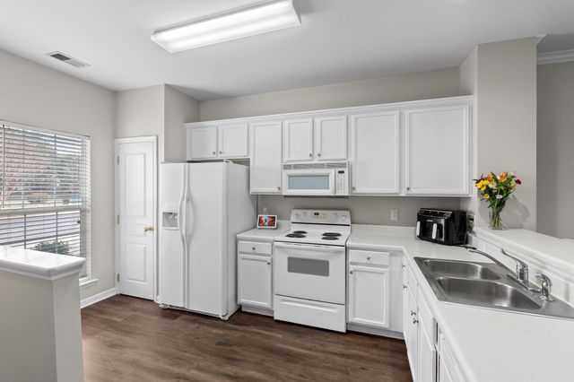 207 Northcrest Commons Cir, Nashville, TN 37211