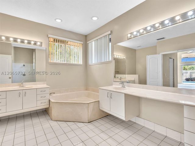 11335 Lake Shore Dr, Cooper City, FL 33026