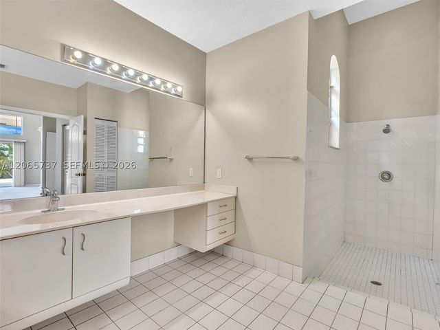 11335 Lake Shore Dr, Cooper City, FL 33026
