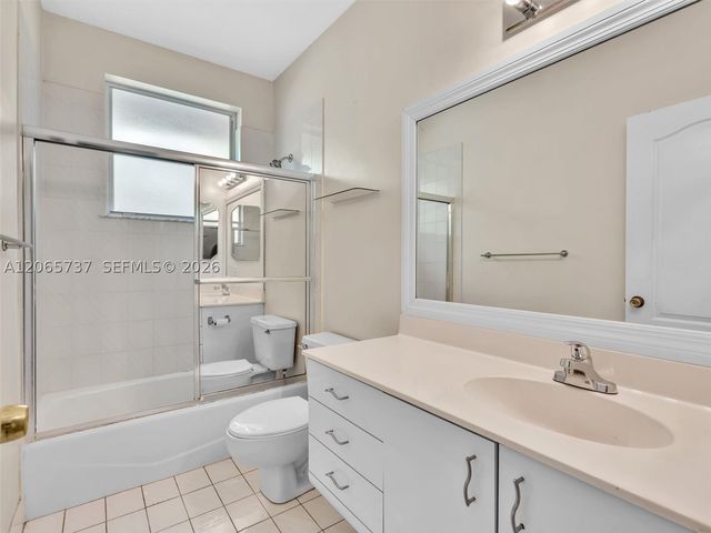11335 Lake Shore Dr, Cooper City, FL 33026