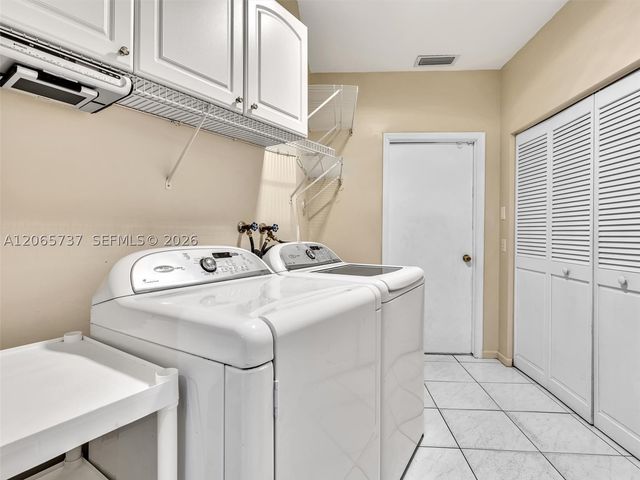 11335 Lake Shore Dr, Cooper City, FL 33026