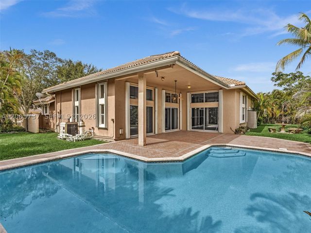 11335 Lake Shore Dr, Cooper City, FL 33026